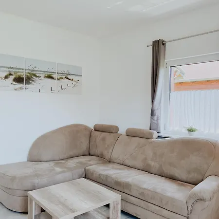 Lahnsteiner Hoehe Holiday home *